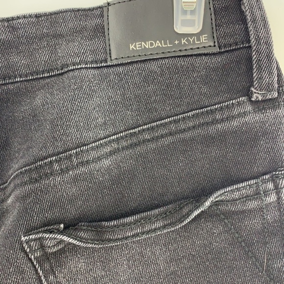 Kendall and Kylie the drifter high rise black Jean shorts Raw Hem Cuff 5/27 - Picture 3 of 4